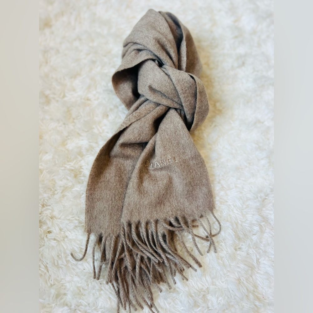 Unisex CHANEL 100% cashmere large long warm scarf shawl taupe color storage bag